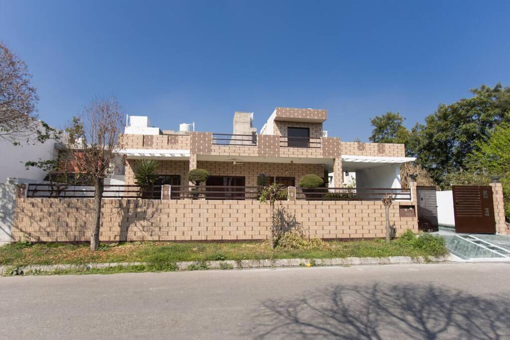 The Lawn House : 3Bhk Furnished Villa With Lawn Amritsar Exterior photo